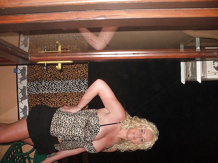 25P Sexy amateur Milf Vicky with big boobs from hyves
