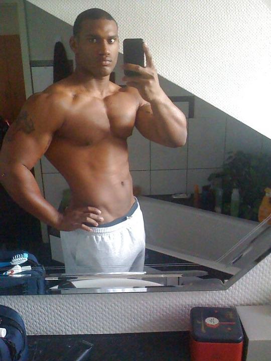 9P Blanche a black