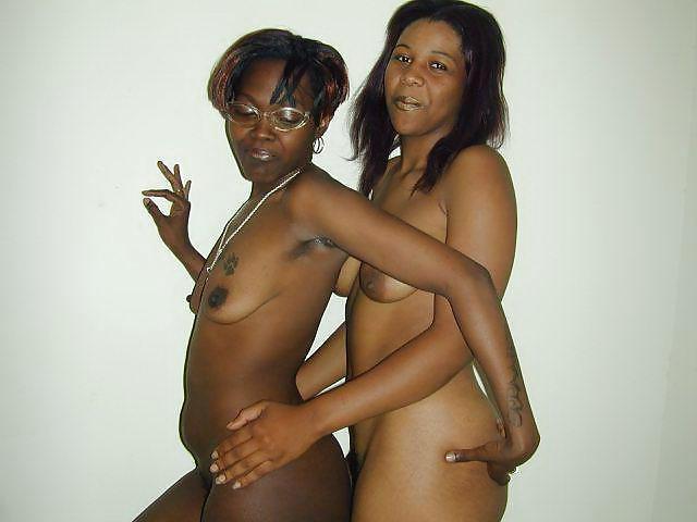 25P BLACK LESBIAN...HOT AND HORNY