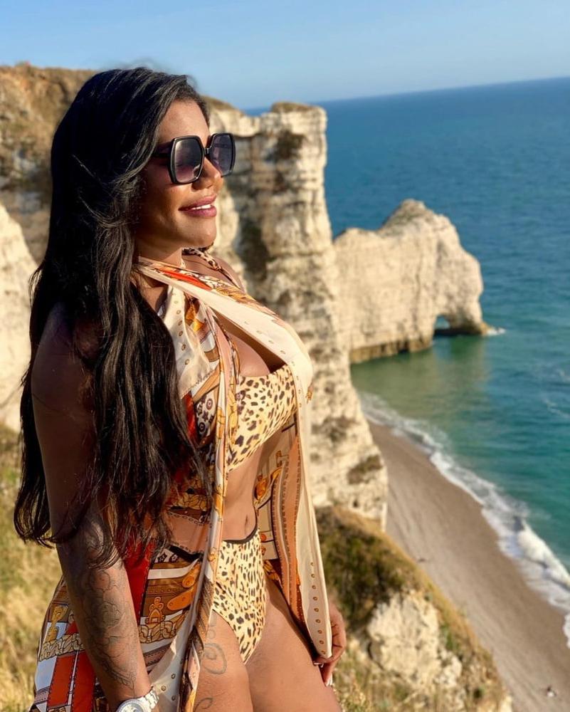 25P Yorrana Hot Ebony Latina Milf