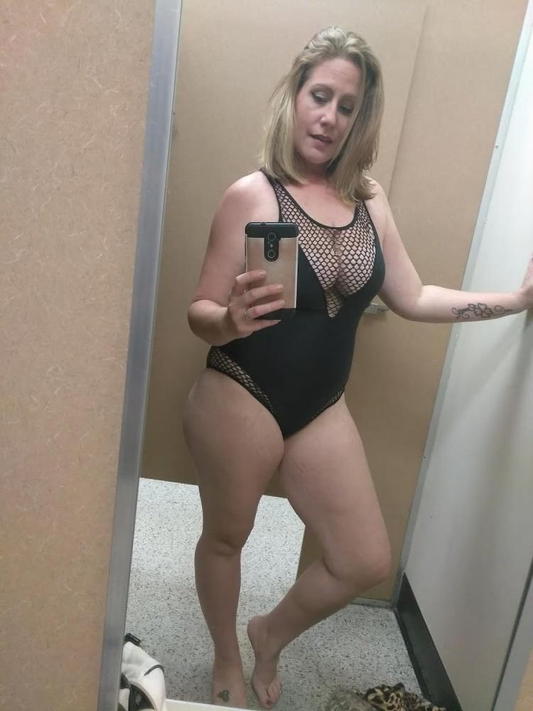25P busty milf