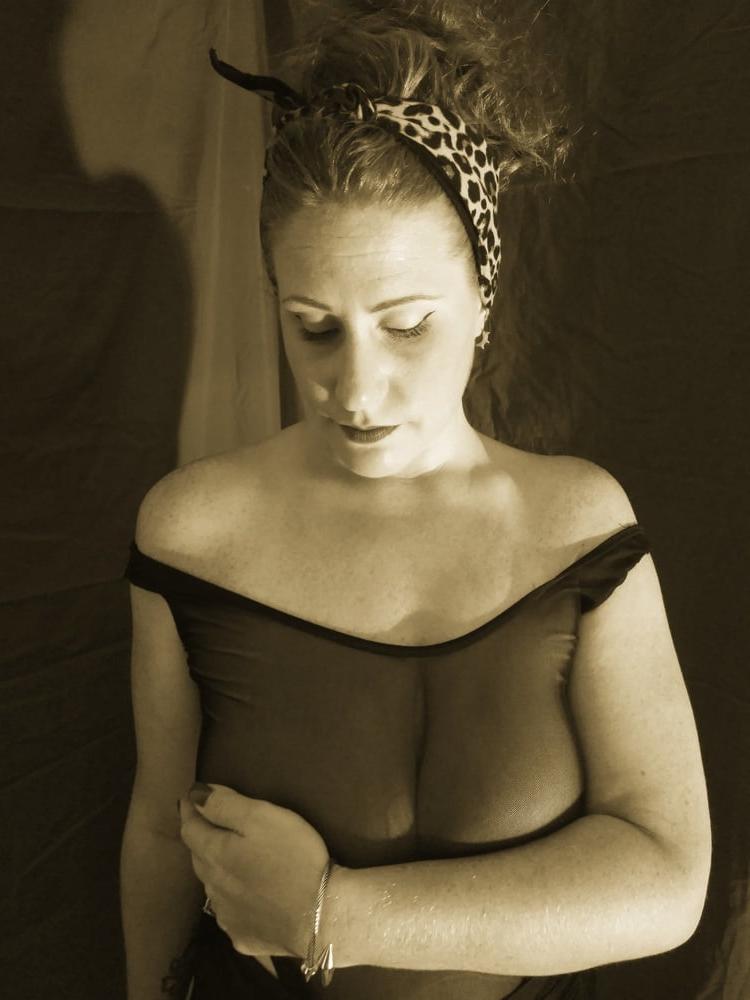 25P busty milf