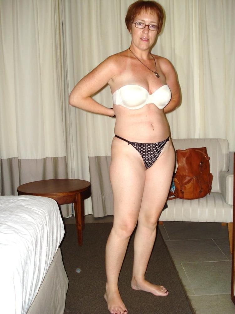 25P Gorgeous UK MILF