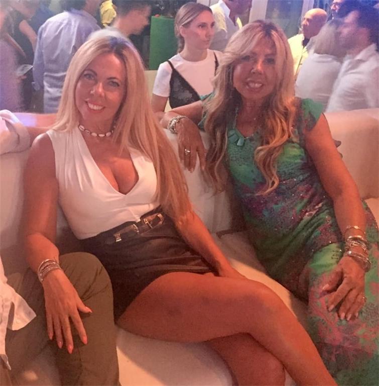 25P Italian hot milf