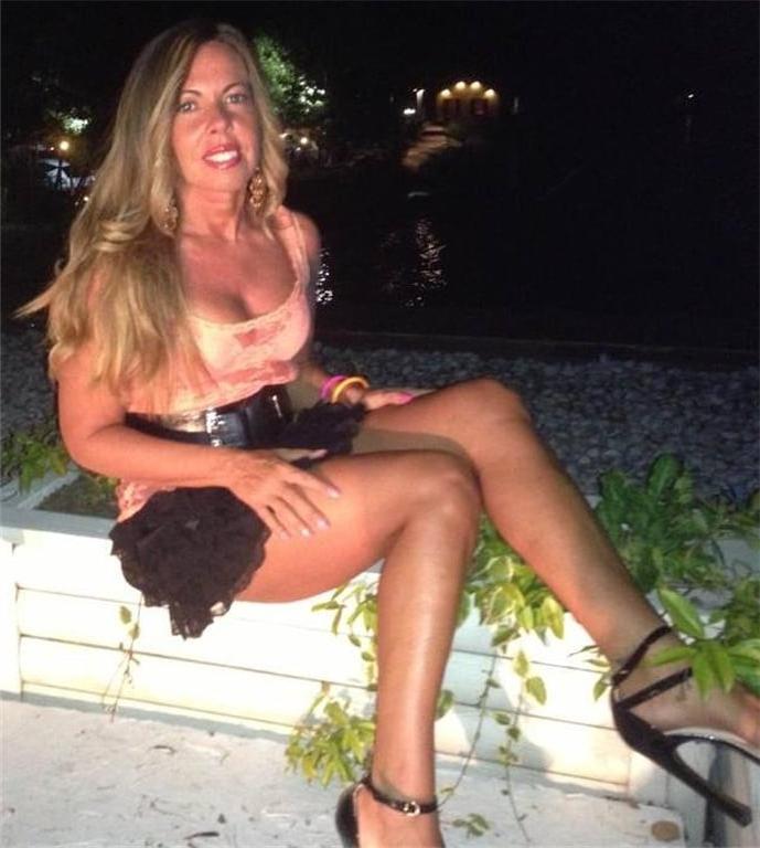 25P Italian hot milf