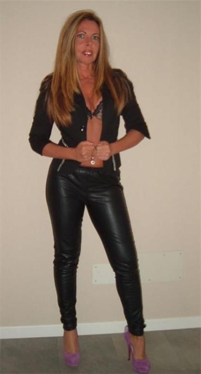 25P Italian hot milf