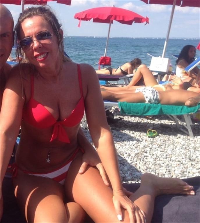 25P Italian hot milf