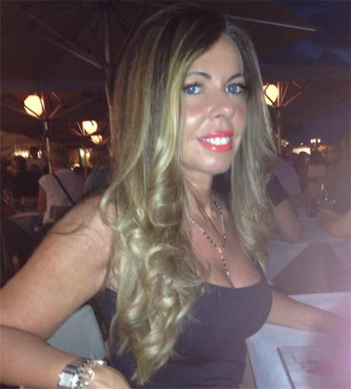 25P Italian hot milf