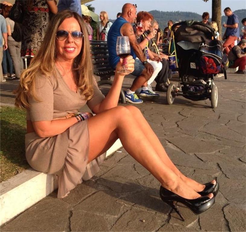 25P Italian hot milf