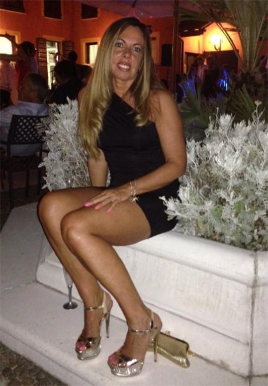 25P Italian hot milf