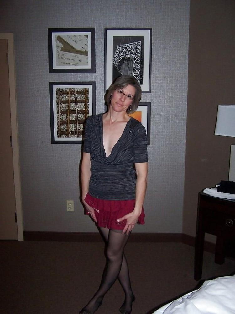 20P French milf whore in stockings for you