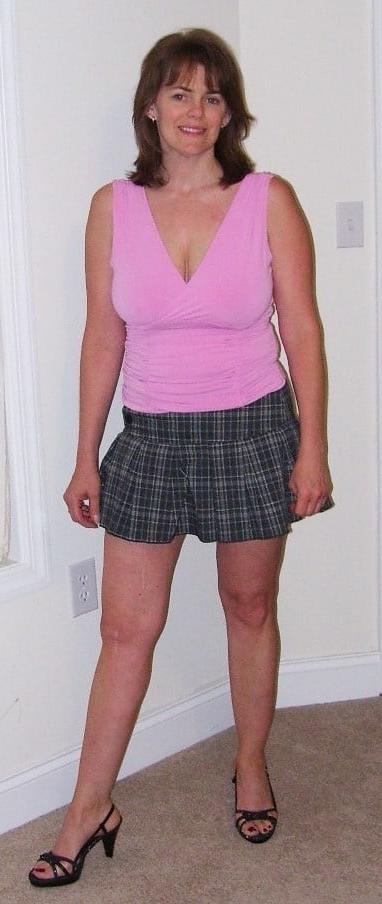 25P Amateur wife with big tits