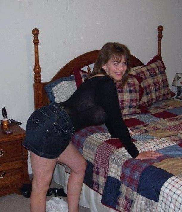 25P Amateur wife with big tits