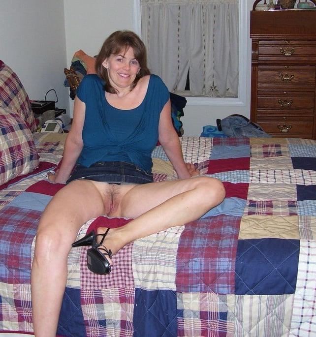 25P Amateur wife with big tits