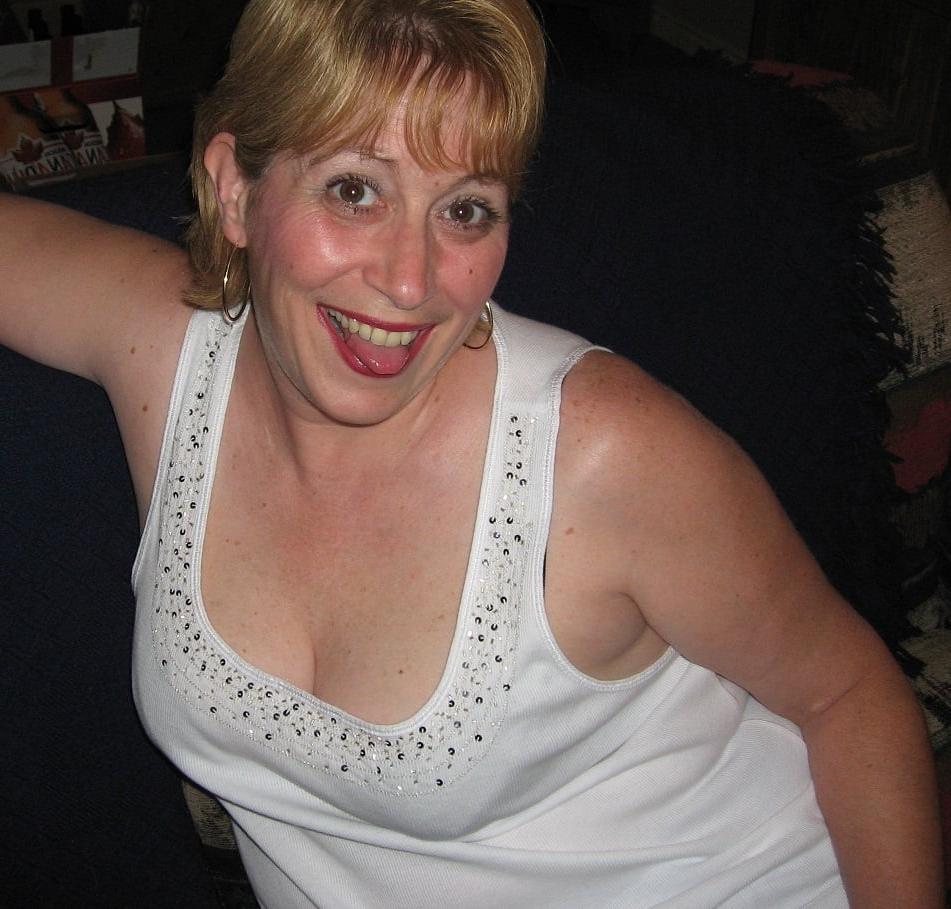 24P MILF Brenda