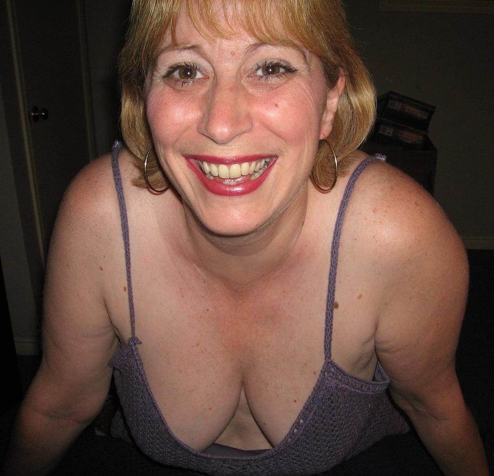 24P MILF Brenda