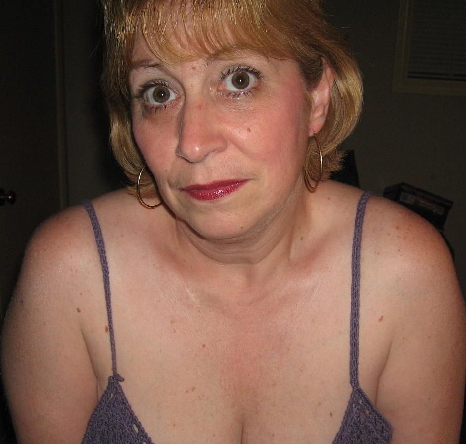24P MILF Brenda