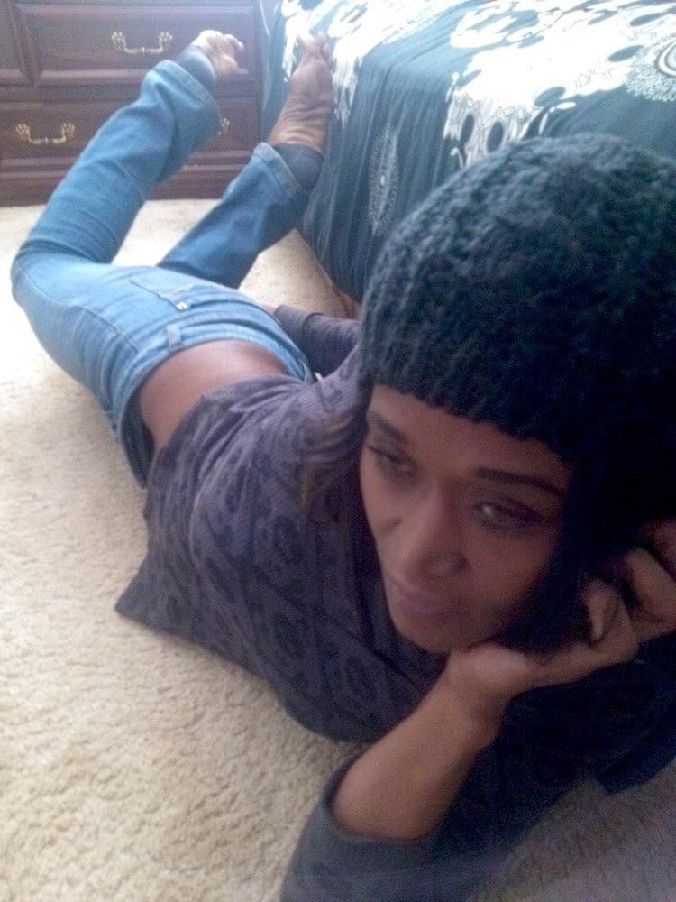 11P Pamela long legs ebony milf