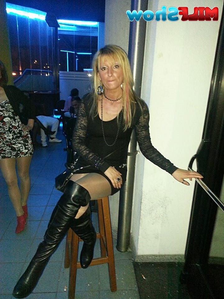 18P Milf Show 01