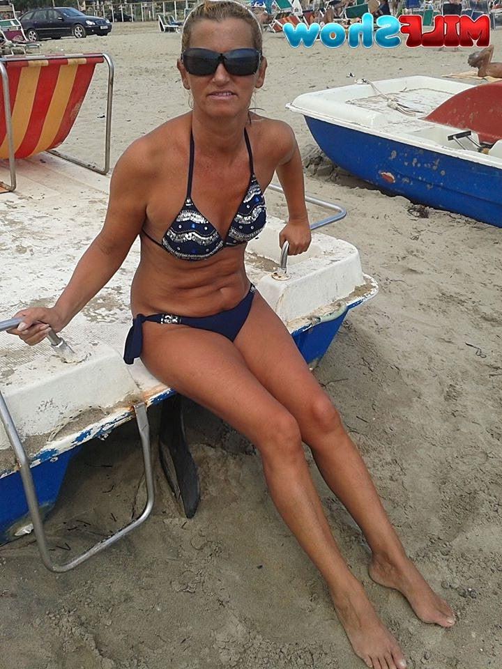 18P Milf Show 01
