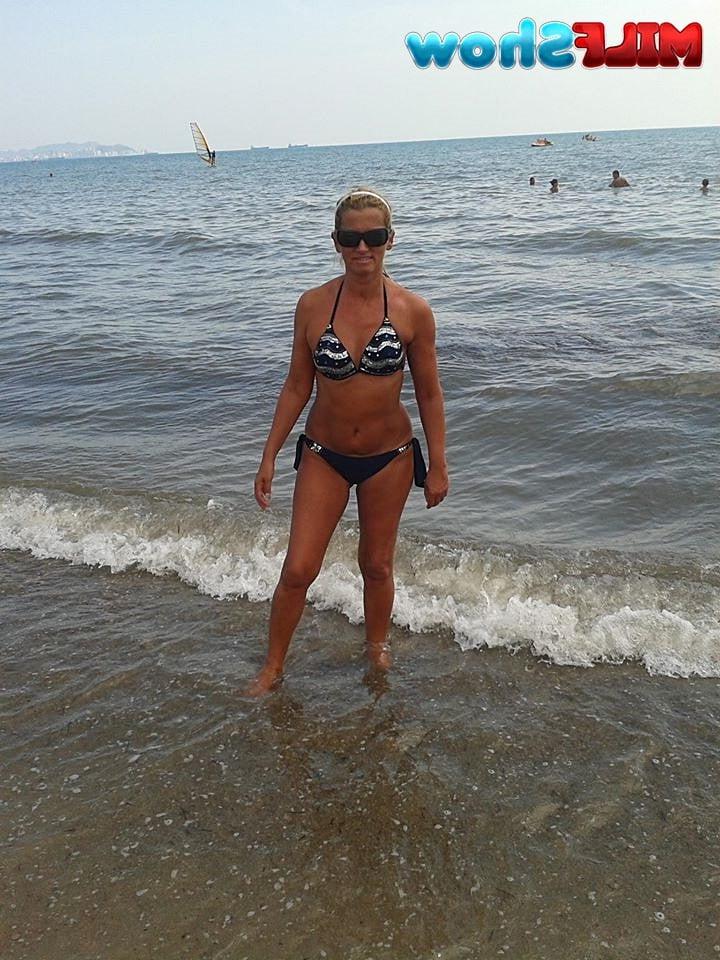 18P Milf Show 01
