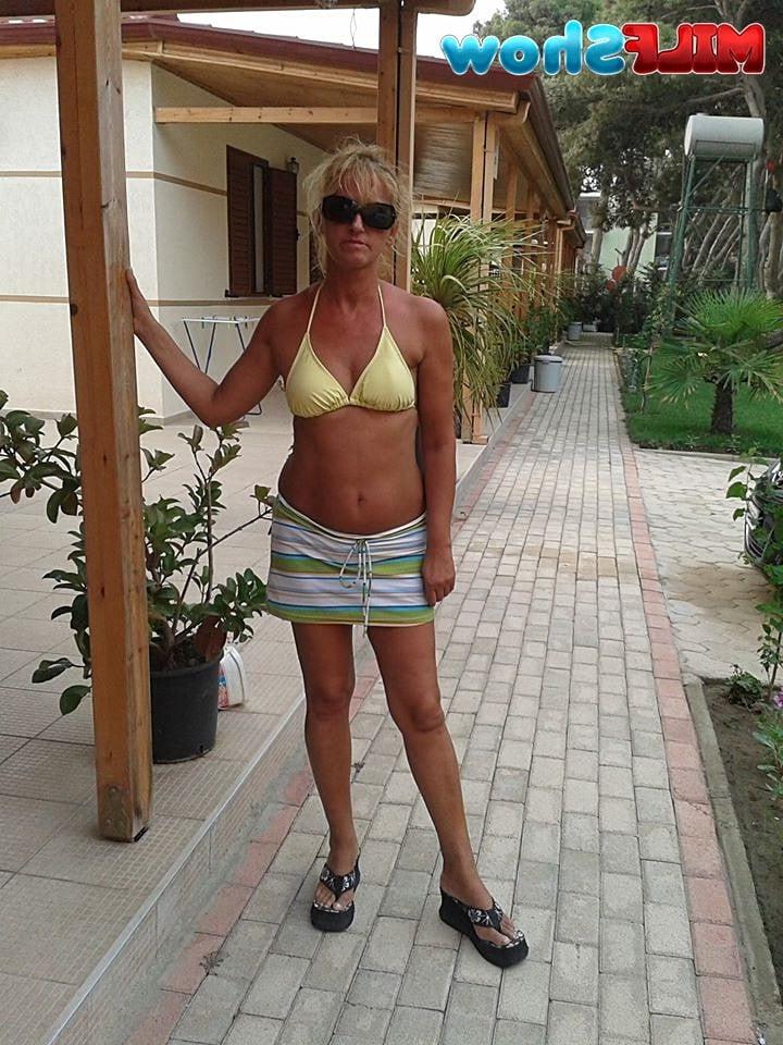 18P Milf Show 01