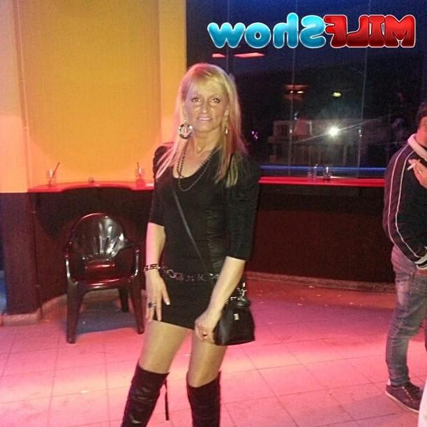 18P Milf Show 01