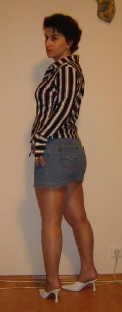 25P Mature Amateur Clothed 25