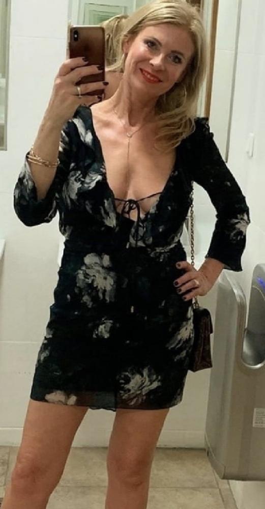 25P Mature Amateur Clothed 25