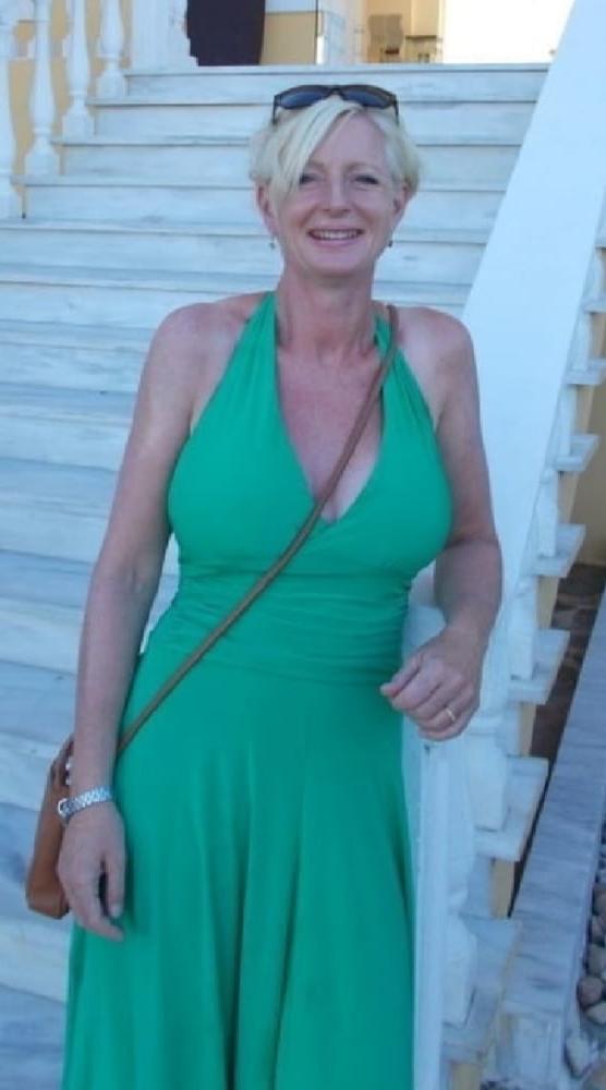 25P Mature Amateur Clothed 25