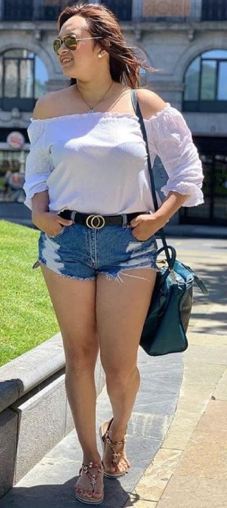 25P Mature Amateur Clothed 25