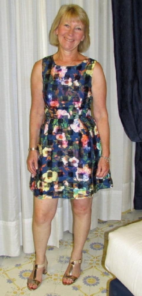 25P Mature Amateur Clothed 25