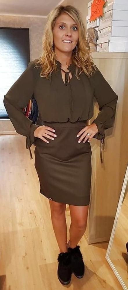 25P Mature Amateur Clothed 25