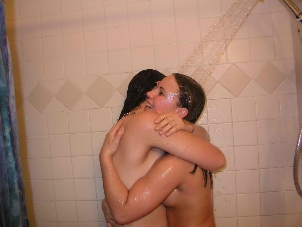 15P AMATEUR LESBIANS 5