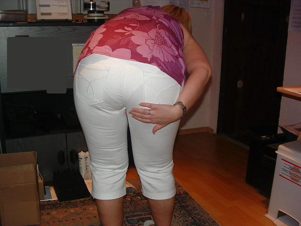 23P When a Milf wears white