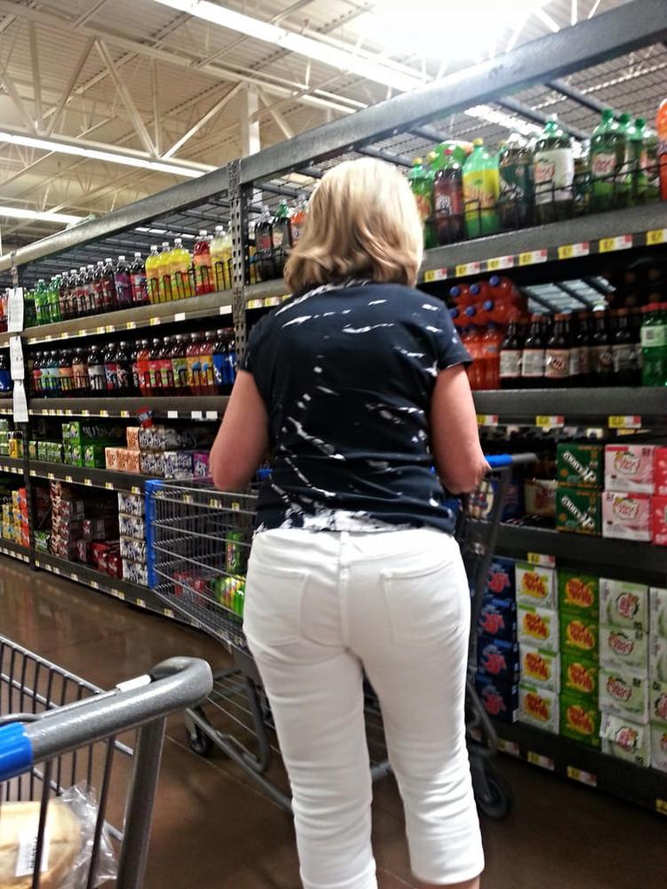 23P When a Milf wears white