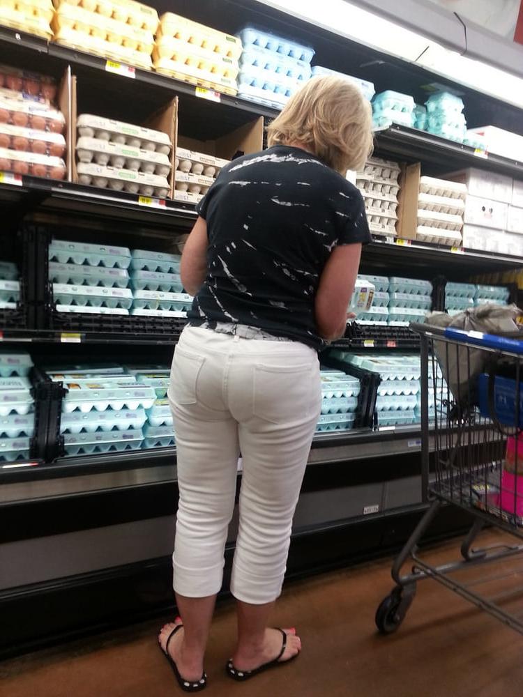 23P When a Milf wears white