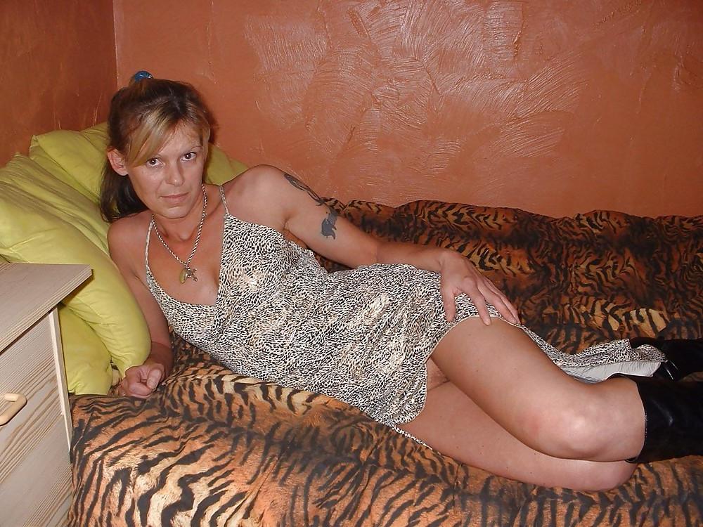 25P UK Amateur Milf Blonde Sophie