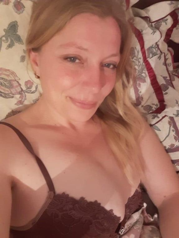 11P Instagram MILF &amp; Slut Tanja thinks she is a model