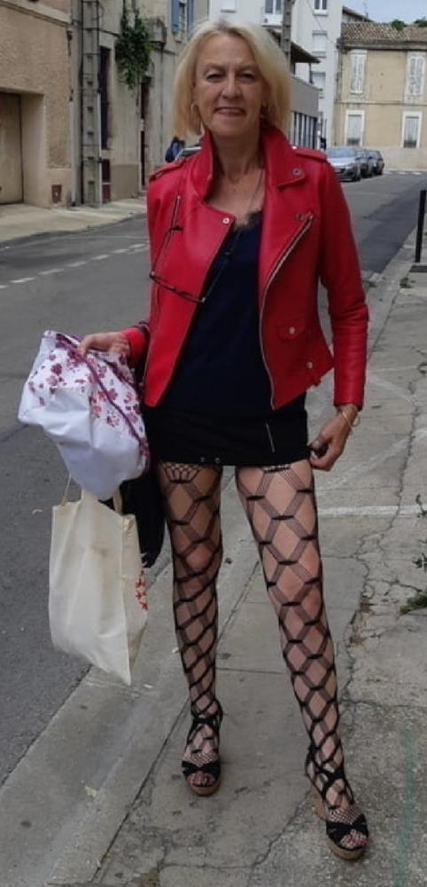 25P Mature Amateur Clothed 24