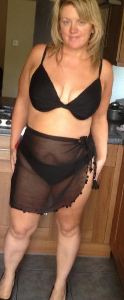 25P Mature Amateur Clothed 24