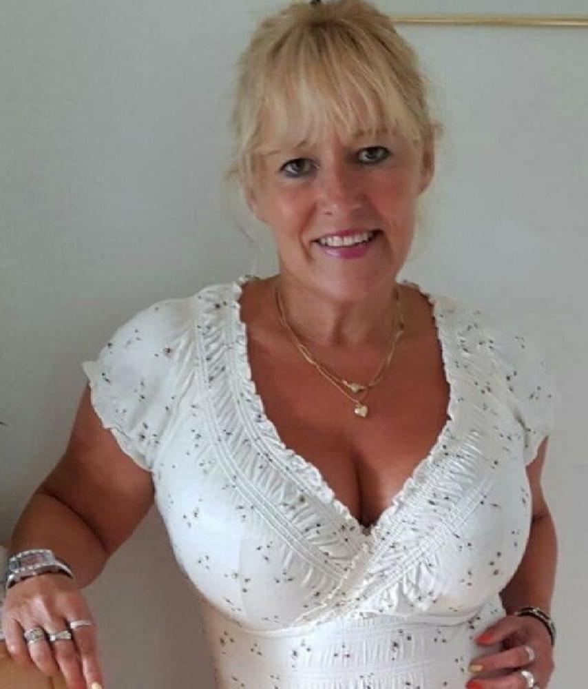 25P Mature Amateur Clothed 24