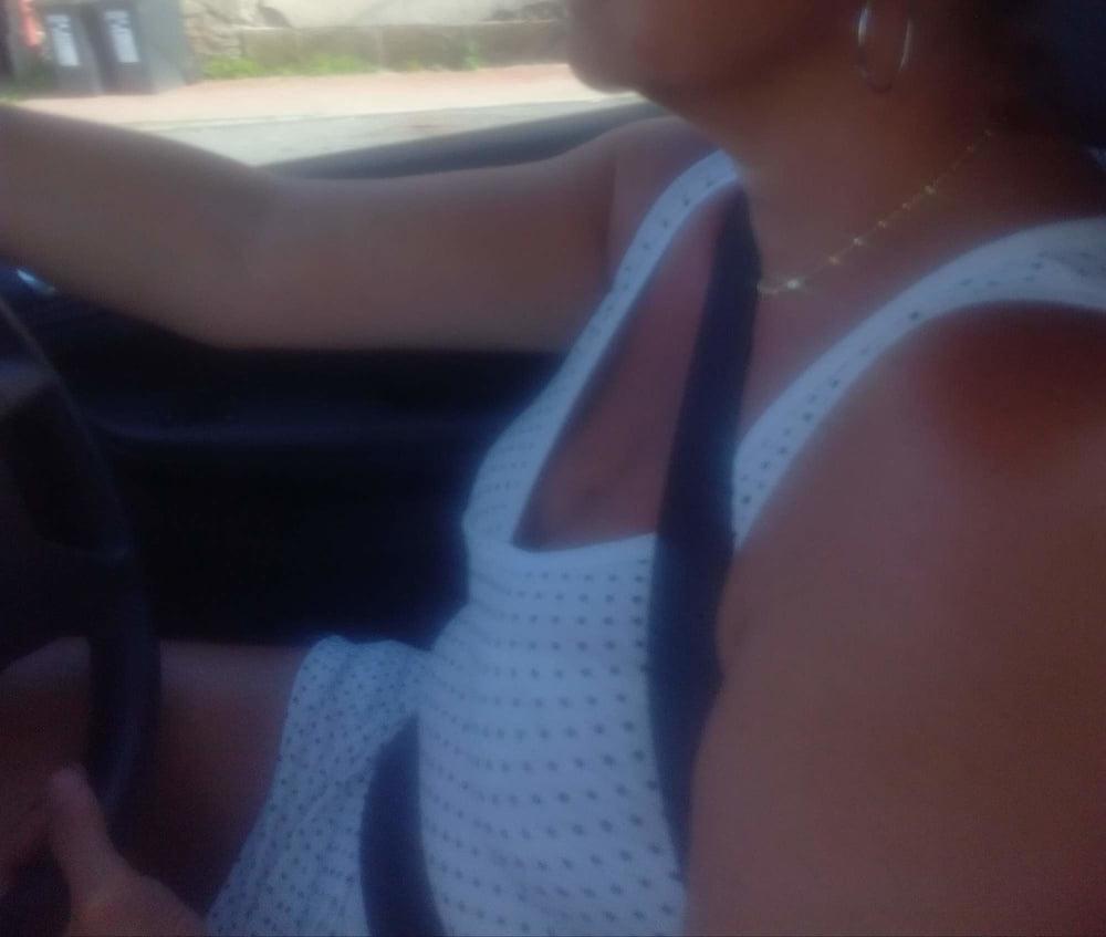 25P exhibitionist milf loves to be naked in public