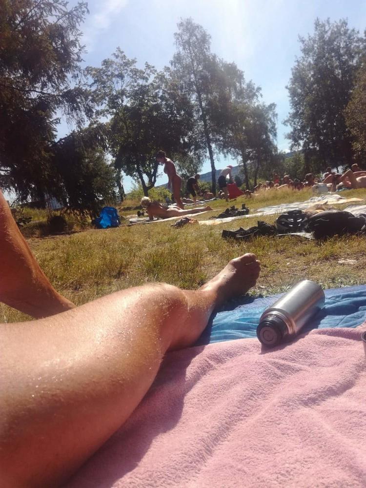 25P exhibitionist milf loves to be naked in public