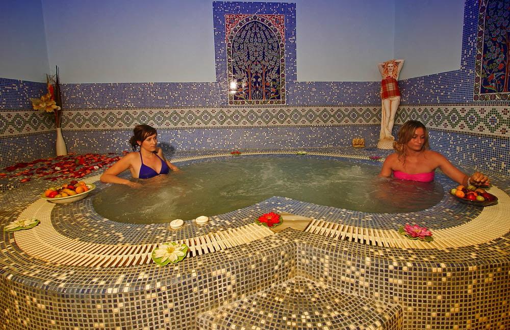25P Turkish MILF Bath Hamam Mom Amateur