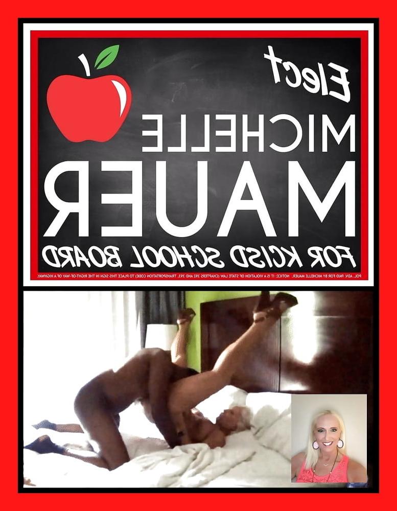25P Famous Texas School Librarian MILF - Michelle M.