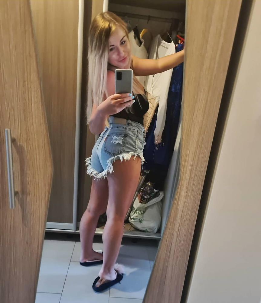 25P Horny amateur MILF Dana with great big tits
