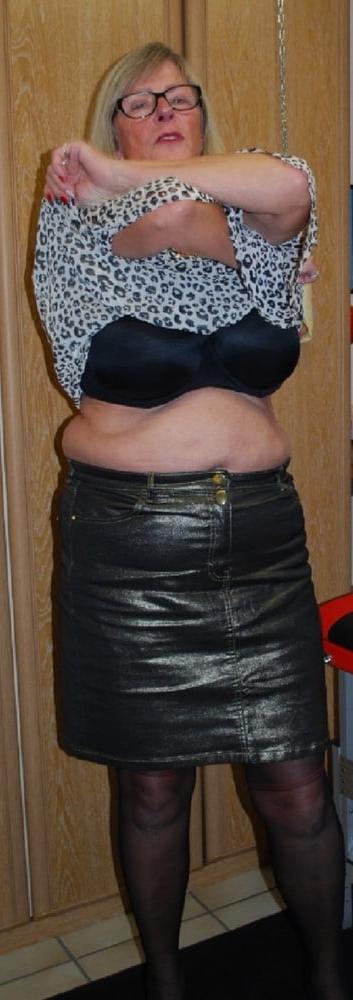 25P Mature Amateur Clothed 22