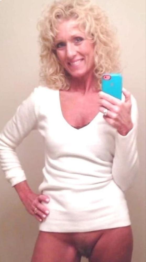 25P Mature Amateur Clothed 23