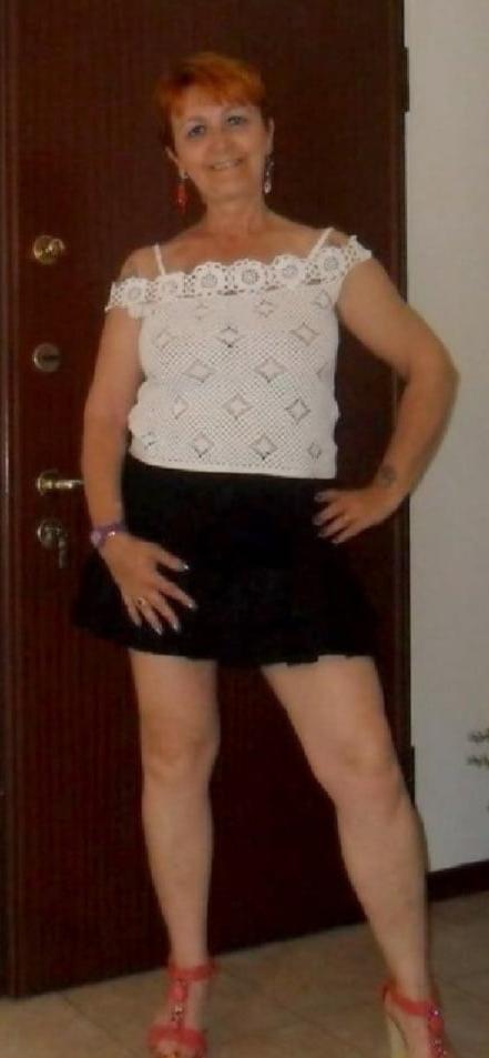 25P Mature Amateur Clothed 23